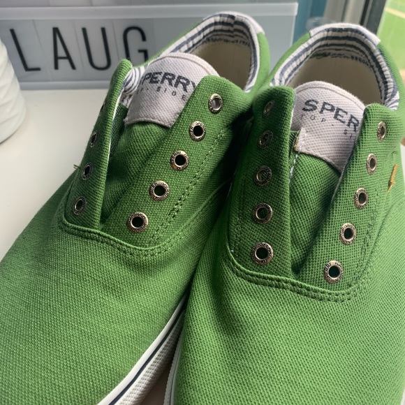 Sport casual slip Ons green shoes - Picture 2 of 4